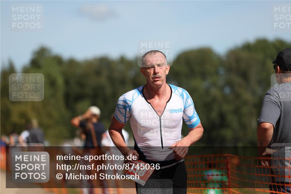 07.09.2025 - 19. Norderstedt Triathlon Michael Strokosch http://msf.ph/oto/8745036 07.09.2025 12:35:10 Laufen 251, 838, 1286 meine-sportfotos.de
