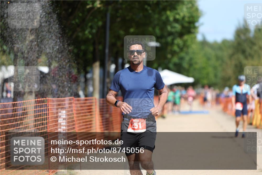 07.09.2025 - 19. Norderstedt Triathlon Michael Strokosch http://msf.ph/oto/8745056 07.09.2025 12:35:12 Laufen 251, 838, 1286 meine-sportfotos.de