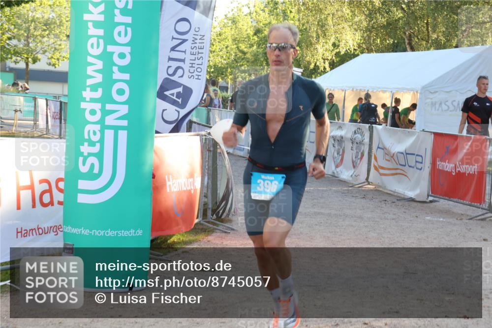 07.09.2025 - 19. Norderstedt Triathlon Luisa Fischer http://msf.ph/oto/8745057 07.09.2025 17:16:49 Ziel 396 meine-sportfotos.de
