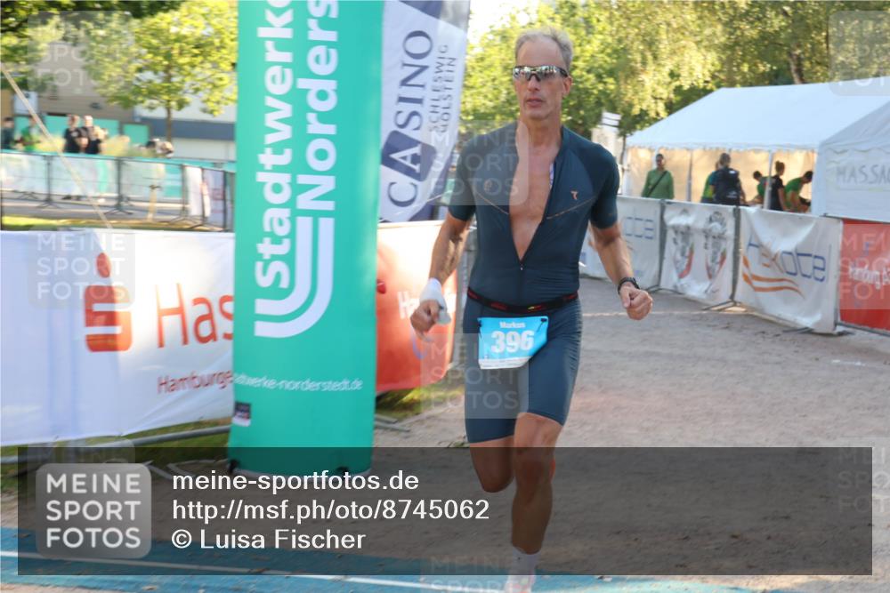 07.09.2025 - 19. Norderstedt Triathlon Luisa Fischer http://msf.ph/oto/8745062 07.09.2025 17:16:49 Ziel 396 meine-sportfotos.de