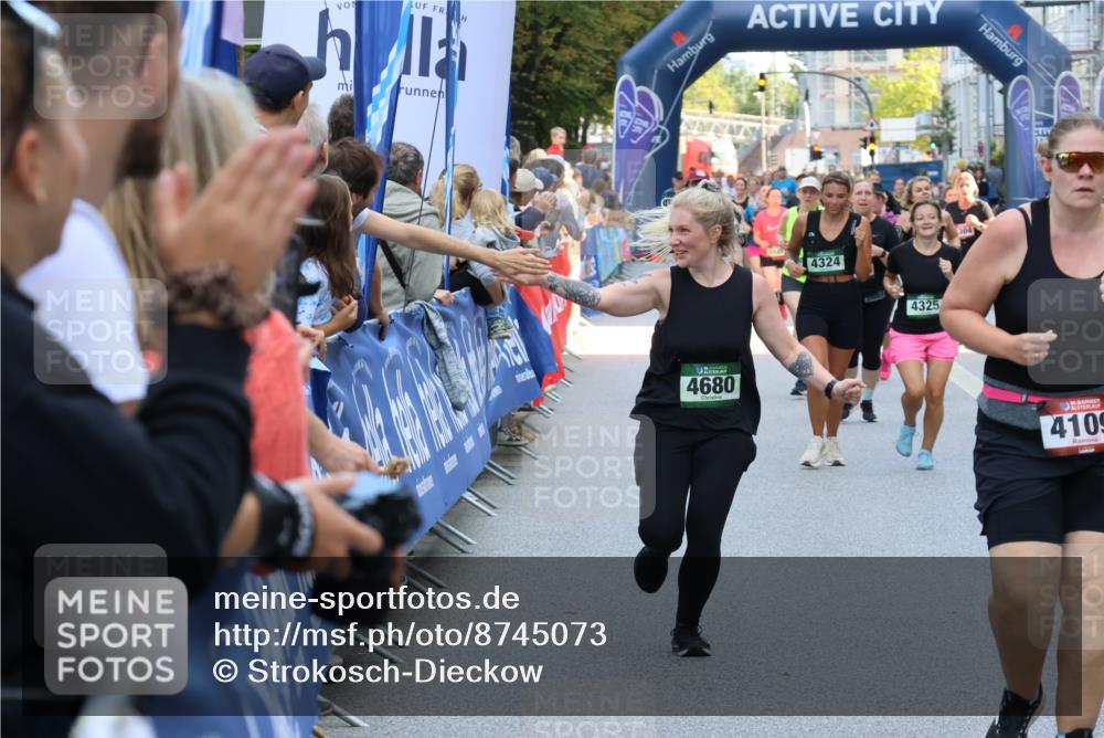 07.09.2025 - BARMER Alsterlauf Strokosch-Dieckow http://msf.ph/oto/8745073 07.09.2025 10:17:28 Ziel 2286, 2466, 2821, 2901, 3194, 3435, 3723, 3731, 3862, 3881, 4019, 4025, 4130, 4200, 4270, 5033, 5168, 5305, 5464, 5465, 5946 meine-sportfotos.de