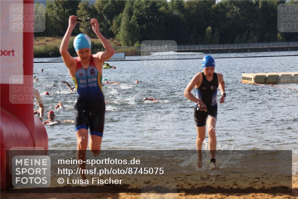 07.09.2025 - 19. Norderstedt Triathlon Luisa Fischer http://msf.ph/oto/8745075 07.09.2025 10:23:50 Schwimmen 57, 70, 89, 107, 114, 643, 661 meine-sportfotos.de