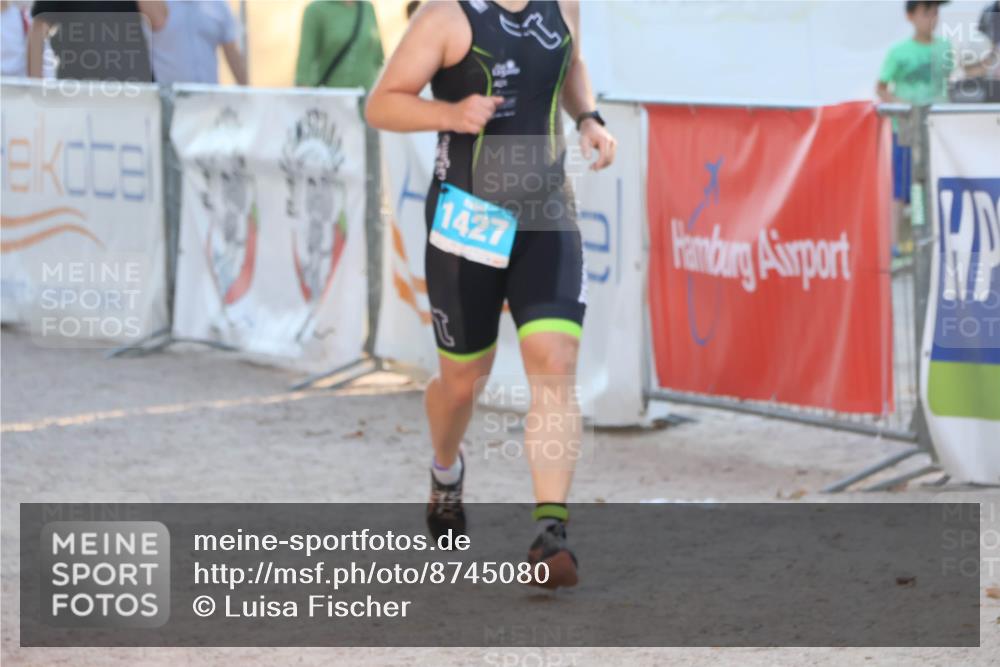 07.09.2025 - 19. Norderstedt Triathlon Luisa Fischer http://msf.ph/oto/8745080 07.09.2025 17:16:55 Ziel 396, 1427 meine-sportfotos.de