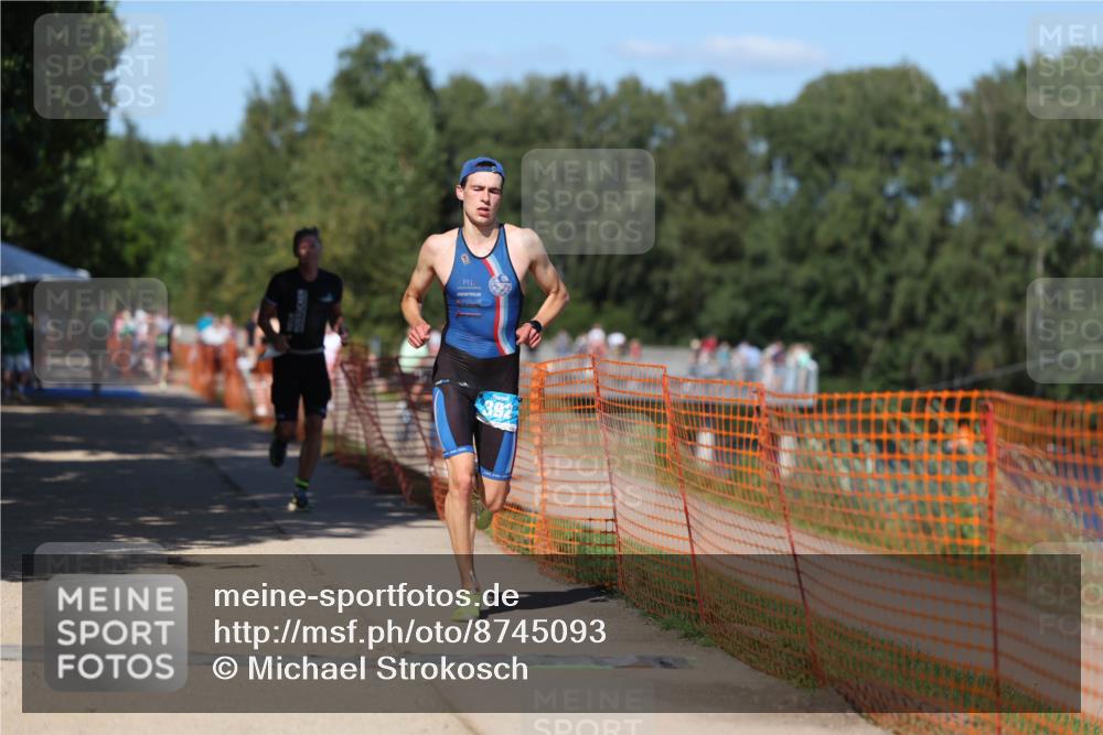 07.09.2025 - 19. Norderstedt Triathlon Michael Strokosch http://msf.ph/oto/8745093 07.09.2025 14:46:11 Laufen 392, 989, 991 meine-sportfotos.de