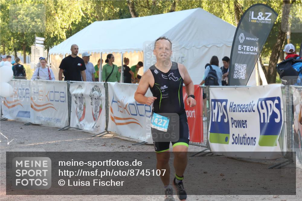 07.09.2025 - 19. Norderstedt Triathlon Luisa Fischer http://msf.ph/oto/8745107 07.09.2025 17:16:56 Ziel 396, 1427 meine-sportfotos.de
