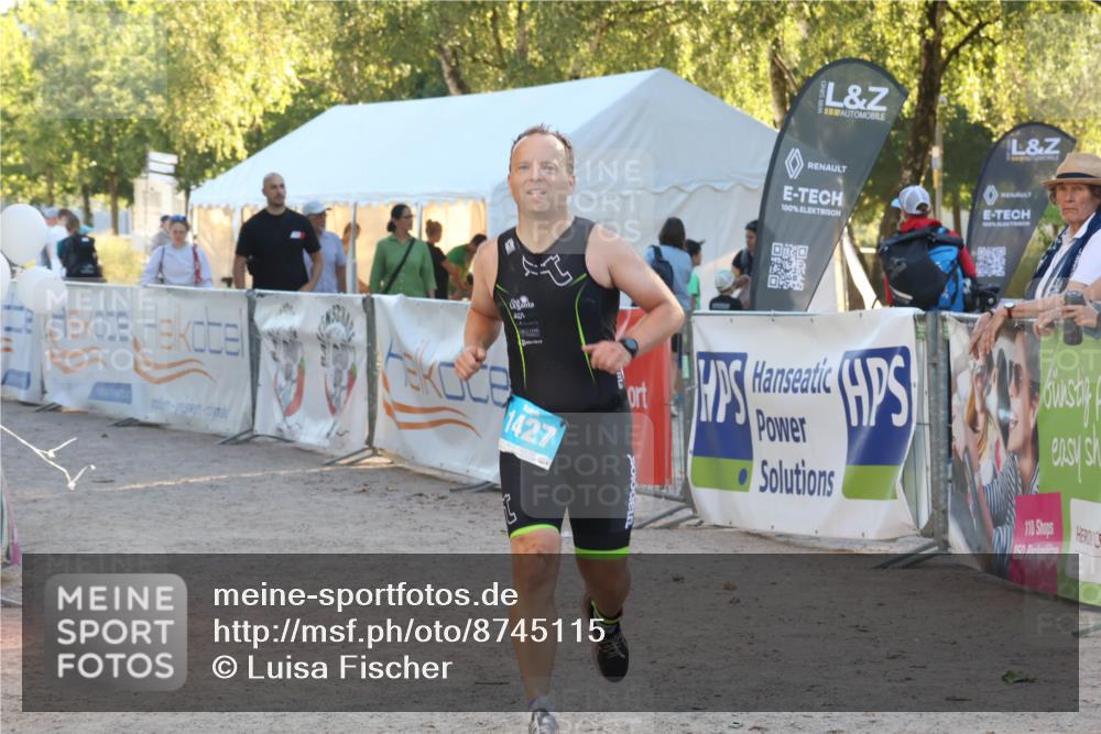 07.09.2025 - 19. Norderstedt Triathlon Luisa Fischer http://msf.ph/oto/8745115 07.09.2025 17:16:57 Ziel 1427 meine-sportfotos.de