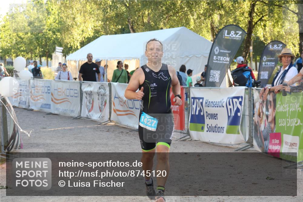 07.09.2025 - 19. Norderstedt Triathlon Luisa Fischer http://msf.ph/oto/8745120 07.09.2025 17:16:57 Ziel 1427 meine-sportfotos.de