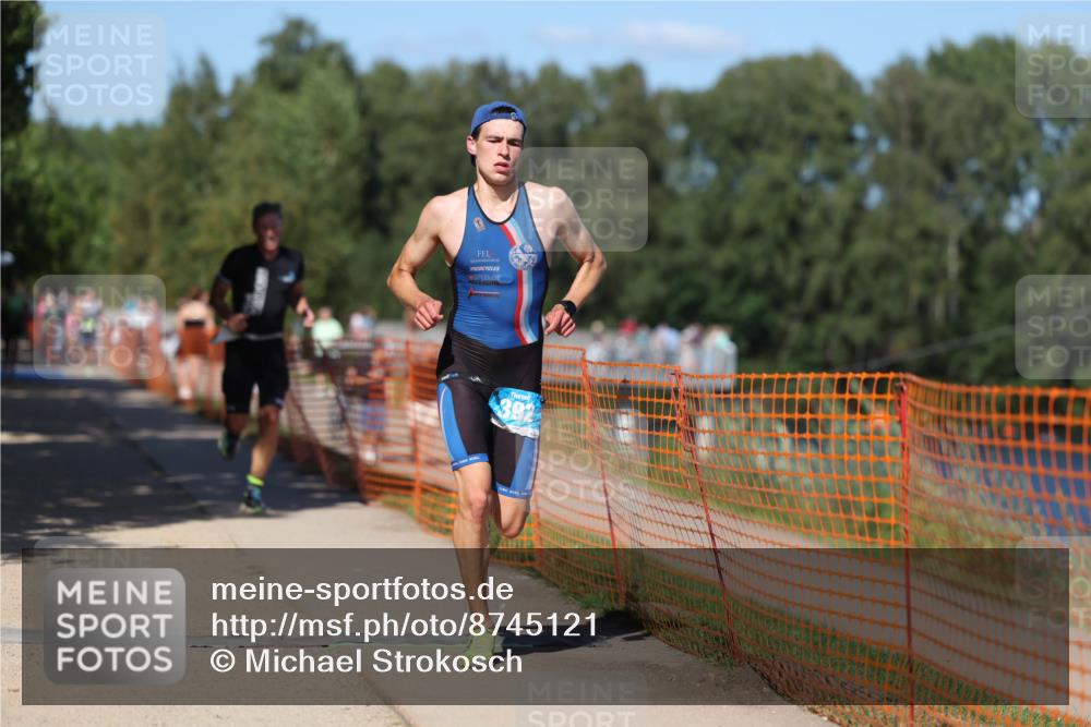 07.09.2025 - 19. Norderstedt Triathlon Michael Strokosch http://msf.ph/oto/8745121 07.09.2025 14:46:12 Laufen 392, 989, 991 meine-sportfotos.de