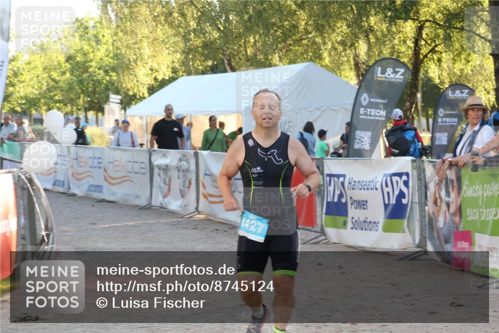 07.09.2025 - 19. Norderstedt Triathlon Luisa Fischer http://msf.ph/oto/8745124 07.09.2025 17:16:57 Ziel 1427 meine-sportfotos.de