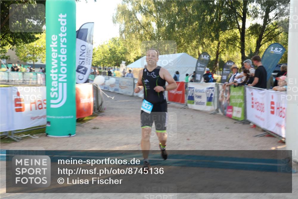 07.09.2025 - 19. Norderstedt Triathlon Luisa Fischer http://msf.ph/oto/8745136 07.09.2025 17:16:58 Ziel 1427 meine-sportfotos.de