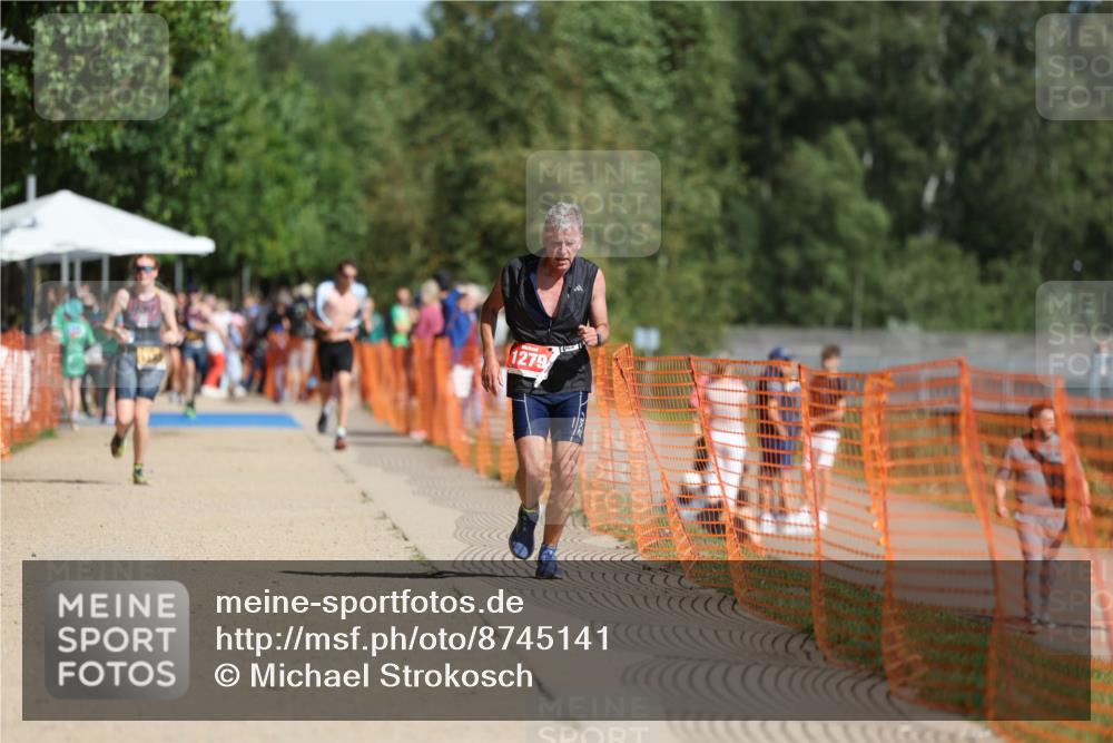 07.09.2025 - 19. Norderstedt Triathlon Michael Strokosch http://msf.ph/oto/8745141 07.09.2025 11:58:14 Laufen 1279 meine-sportfotos.de