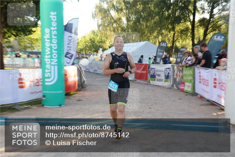 07.09.2025 - 19. Norderstedt Triathlon Luisa Fischer http://msf.ph/oto/8745142 07.09.2025 17:16:59 Ziel 1427 meine-sportfotos.de