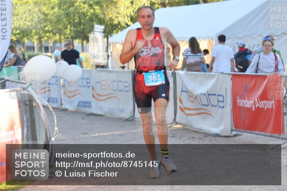 07.09.2025 - 19. Norderstedt Triathlon Luisa Fischer http://msf.ph/oto/8745145 07.09.2025 17:17:06 Ziel 362 meine-sportfotos.de