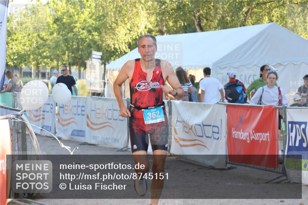 07.09.2025 - 19. Norderstedt Triathlon Luisa Fischer http://msf.ph/oto/8745151 07.09.2025 17:17:06 Ziel 362 meine-sportfotos.de