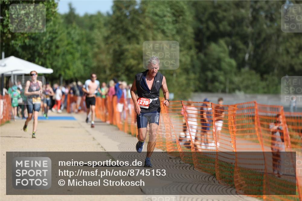 07.09.2025 - 19. Norderstedt Triathlon Michael Strokosch http://msf.ph/oto/8745153 07.09.2025 11:58:15 Laufen 1279 meine-sportfotos.de