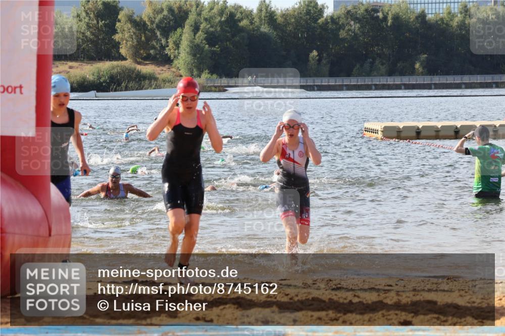 07.09.2025 - 19. Norderstedt Triathlon Luisa Fischer http://msf.ph/oto/8745162 07.09.2025 10:24:01 Schwimmen 70, 71, 75, 89, 113, 114, 636 meine-sportfotos.de