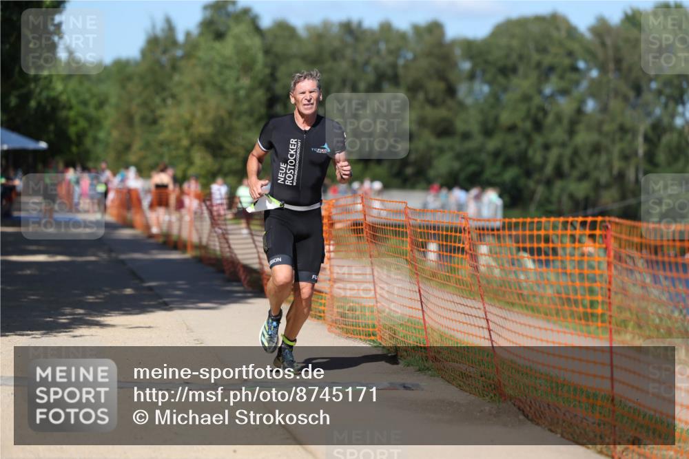 07.09.2025 - 19. Norderstedt Triathlon Michael Strokosch http://msf.ph/oto/8745171 07.09.2025 14:46:14 Laufen 392, 989 meine-sportfotos.de