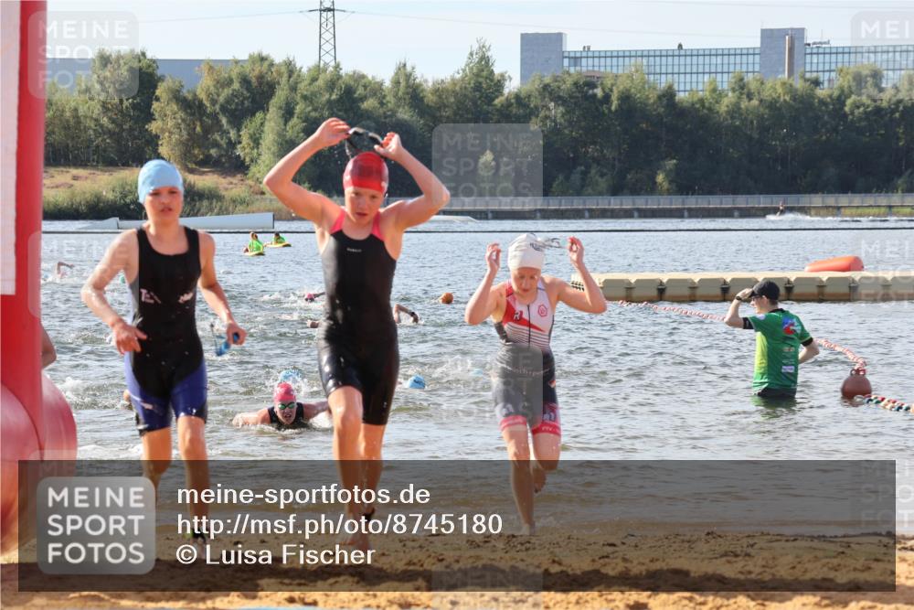 07.09.2025 - 19. Norderstedt Triathlon Luisa Fischer http://msf.ph/oto/8745180 07.09.2025 10:24:02 Schwimmen 70, 71, 75, 89, 113, 114, 636 meine-sportfotos.de