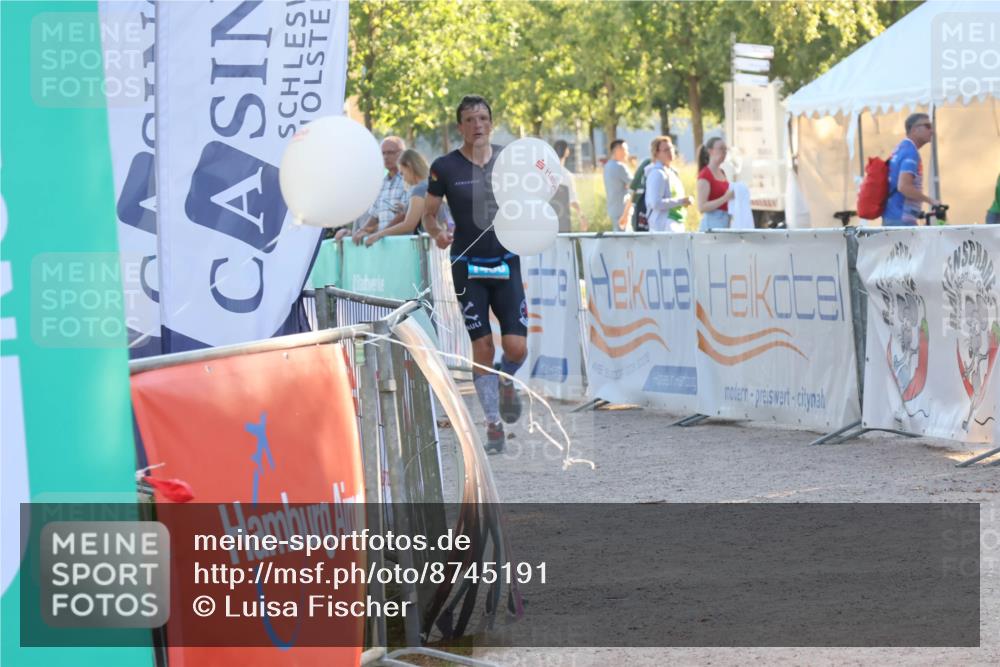 07.09.2025 - 19. Norderstedt Triathlon Luisa Fischer http://msf.ph/oto/8745191 07.09.2025 17:18:48 Ziel  meine-sportfotos.de