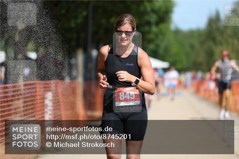 07.09.2025 - 19. Norderstedt Triathlon Michael Strokosch http://msf.ph/oto/8745201 07.09.2025 12:35:27 Laufen 151, 845, 851 meine-sportfotos.de