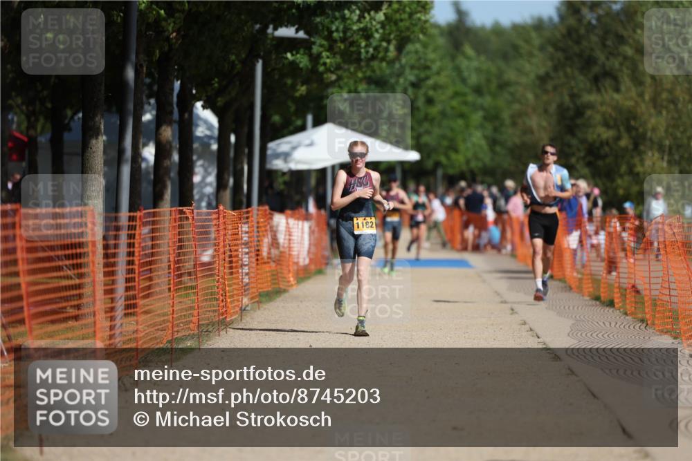 07.09.2025 - 19. Norderstedt Triathlon Michael Strokosch http://msf.ph/oto/8745203 07.09.2025 11:58:18 Laufen 1182, 1279 meine-sportfotos.de