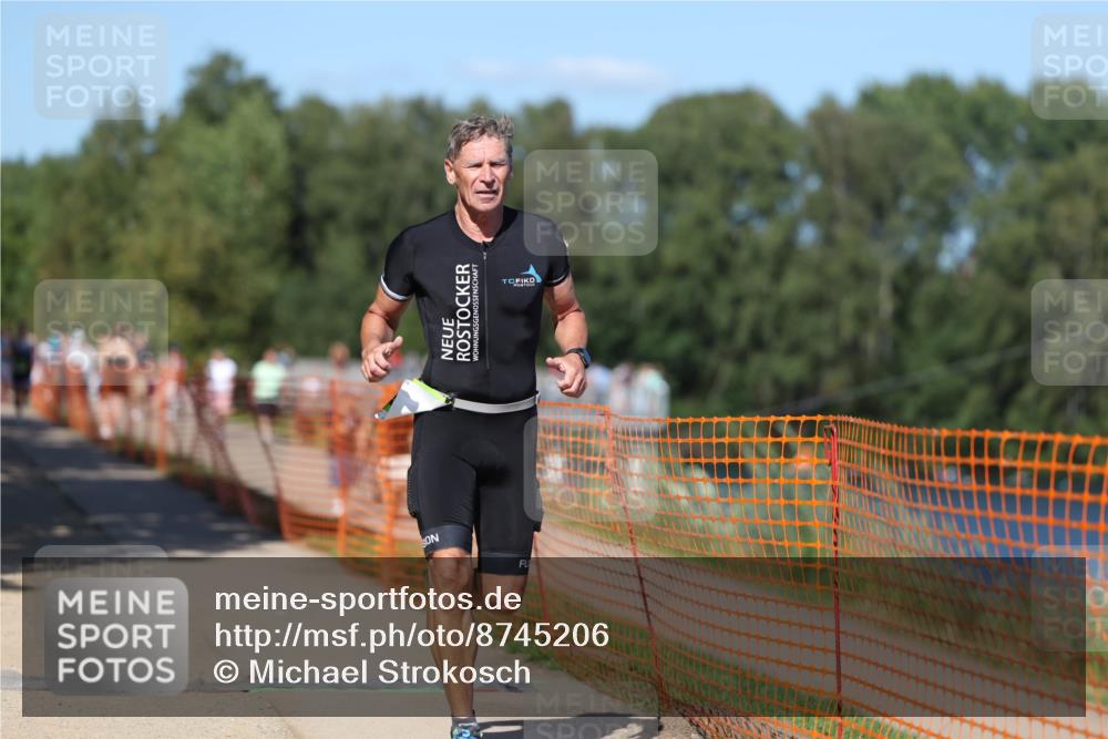 07.09.2025 - 19. Norderstedt Triathlon Michael Strokosch http://msf.ph/oto/8745206 07.09.2025 14:46:15 Laufen 392, 989 meine-sportfotos.de