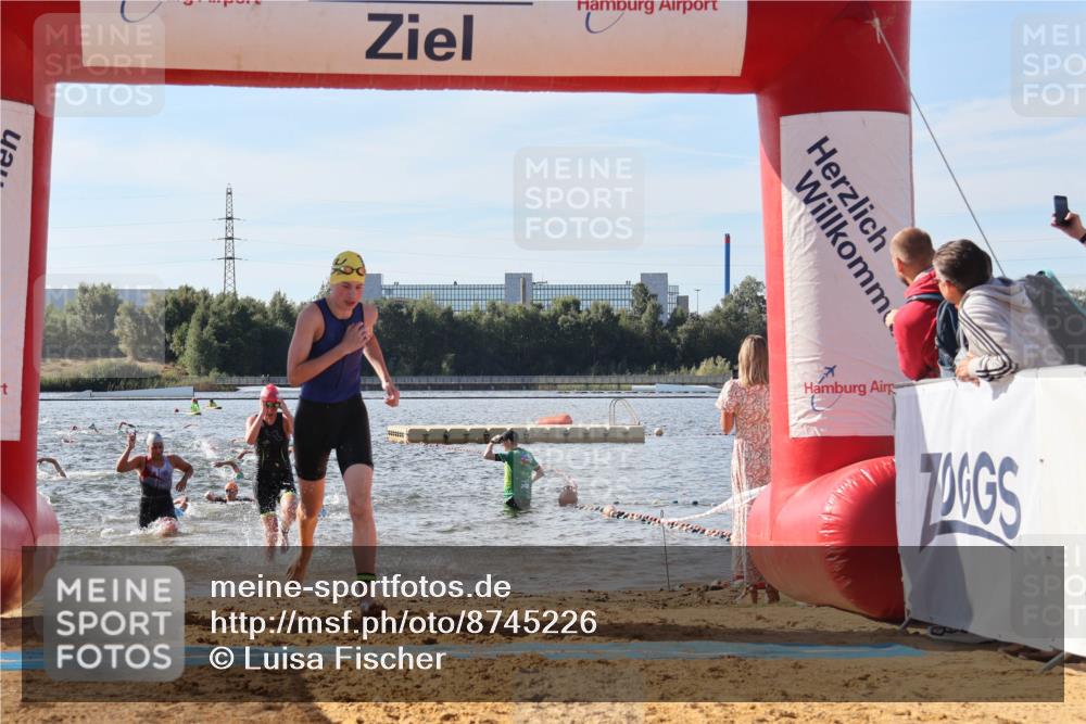 07.09.2025 - 19. Norderstedt Triathlon Luisa Fischer http://msf.ph/oto/8745226 07.09.2025 10:24:06 Schwimmen 71, 75, 105, 113, 635, 636 meine-sportfotos.de