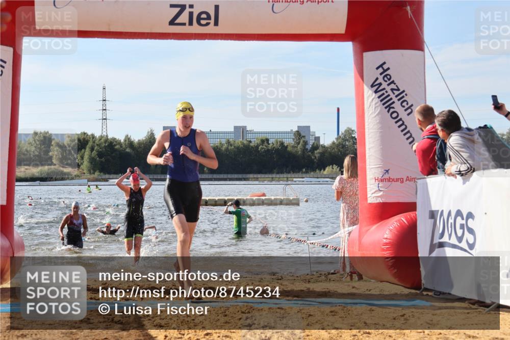 07.09.2025 - 19. Norderstedt Triathlon Luisa Fischer http://msf.ph/oto/8745234 07.09.2025 10:24:06 Schwimmen 71, 75, 105, 113, 635, 636 meine-sportfotos.de