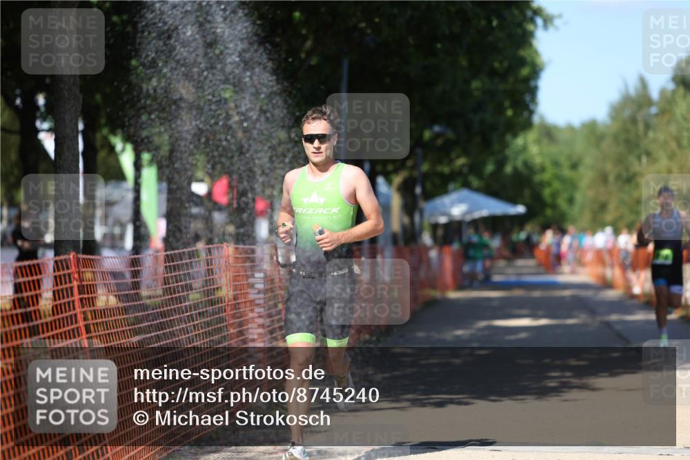 07.09.2025 - 19. Norderstedt Triathlon Michael Strokosch http://msf.ph/oto/8745240 07.09.2025 14:46:26 Laufen 992, 1007 meine-sportfotos.de