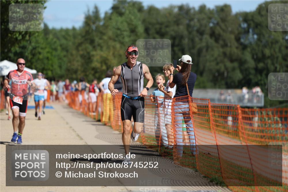 07.09.2025 - 19. Norderstedt Triathlon Michael Strokosch http://msf.ph/oto/8745252 07.09.2025 12:35:30 Laufen 151, 845, 851 meine-sportfotos.de