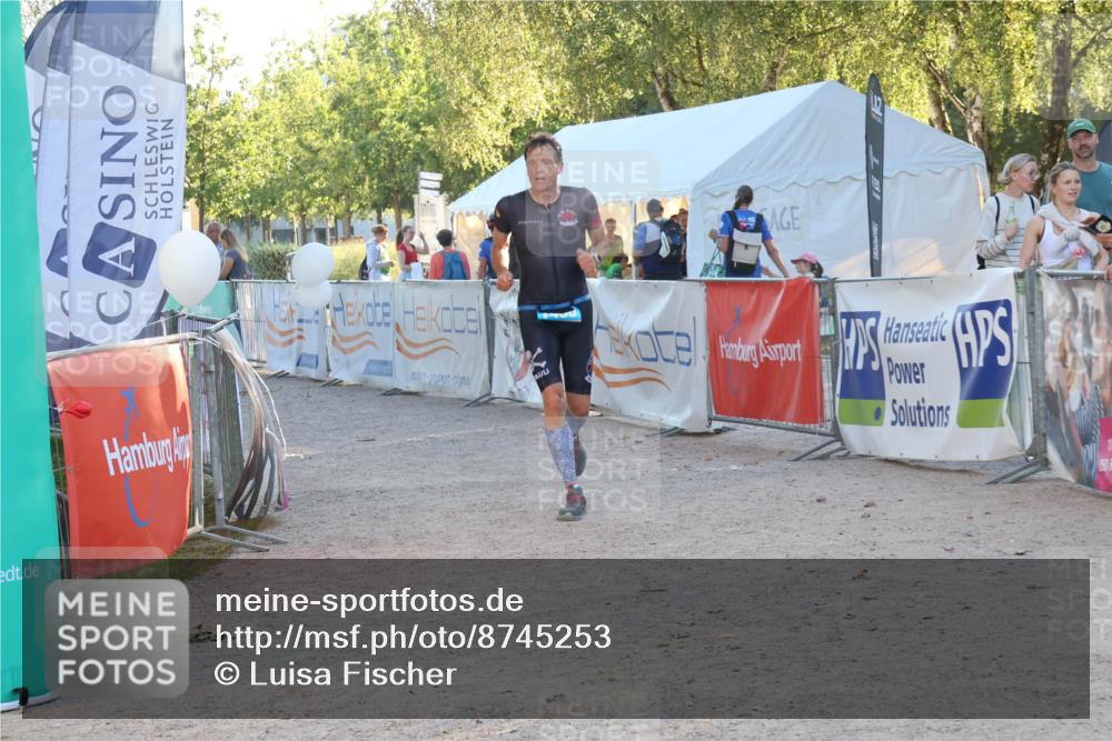 07.09.2025 - 19. Norderstedt Triathlon Luisa Fischer http://msf.ph/oto/8745253 07.09.2025 17:18:52 Ziel 1460 meine-sportfotos.de