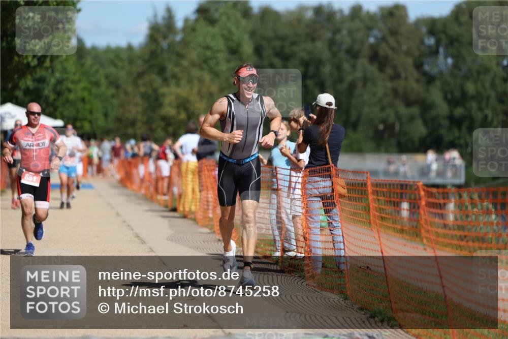 07.09.2025 - 19. Norderstedt Triathlon Michael Strokosch http://msf.ph/oto/8745258 07.09.2025 12:35:30 Laufen 151, 845, 851 meine-sportfotos.de