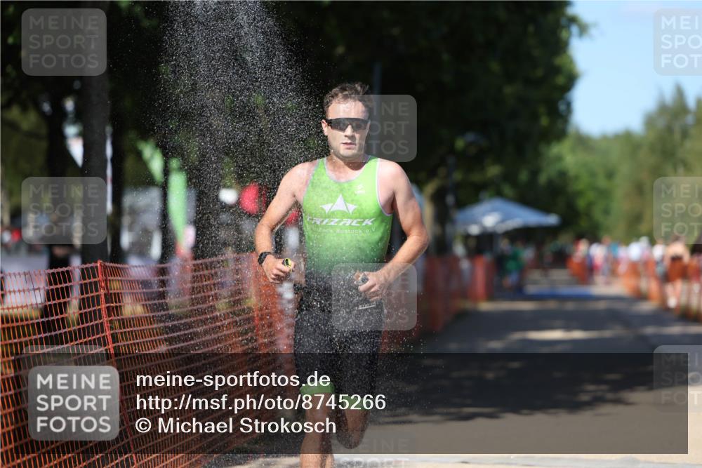 07.09.2025 - 19. Norderstedt Triathlon Michael Strokosch http://msf.ph/oto/8745266 07.09.2025 14:46:27 Laufen 992, 1007 meine-sportfotos.de