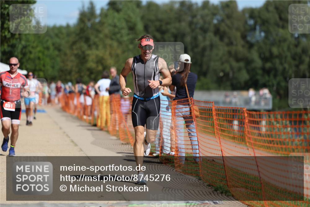 07.09.2025 - 19. Norderstedt Triathlon Michael Strokosch http://msf.ph/oto/8745276 07.09.2025 12:35:31 Laufen 151, 845, 851 meine-sportfotos.de