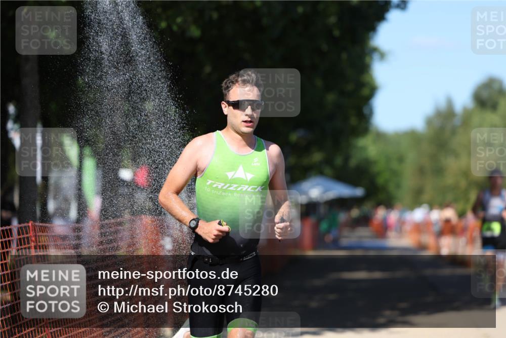 07.09.2025 - 19. Norderstedt Triathlon Michael Strokosch http://msf.ph/oto/8745280 07.09.2025 14:46:27 Laufen 992, 1007 meine-sportfotos.de