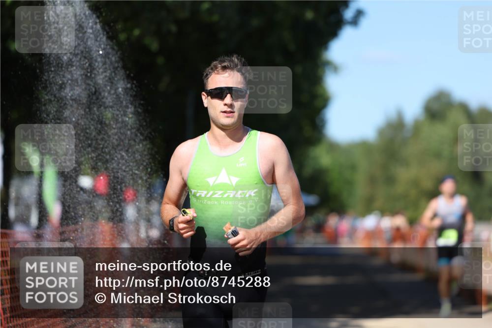 07.09.2025 - 19. Norderstedt Triathlon Michael Strokosch http://msf.ph/oto/8745288 07.09.2025 14:46:28 Laufen 992, 1007 meine-sportfotos.de