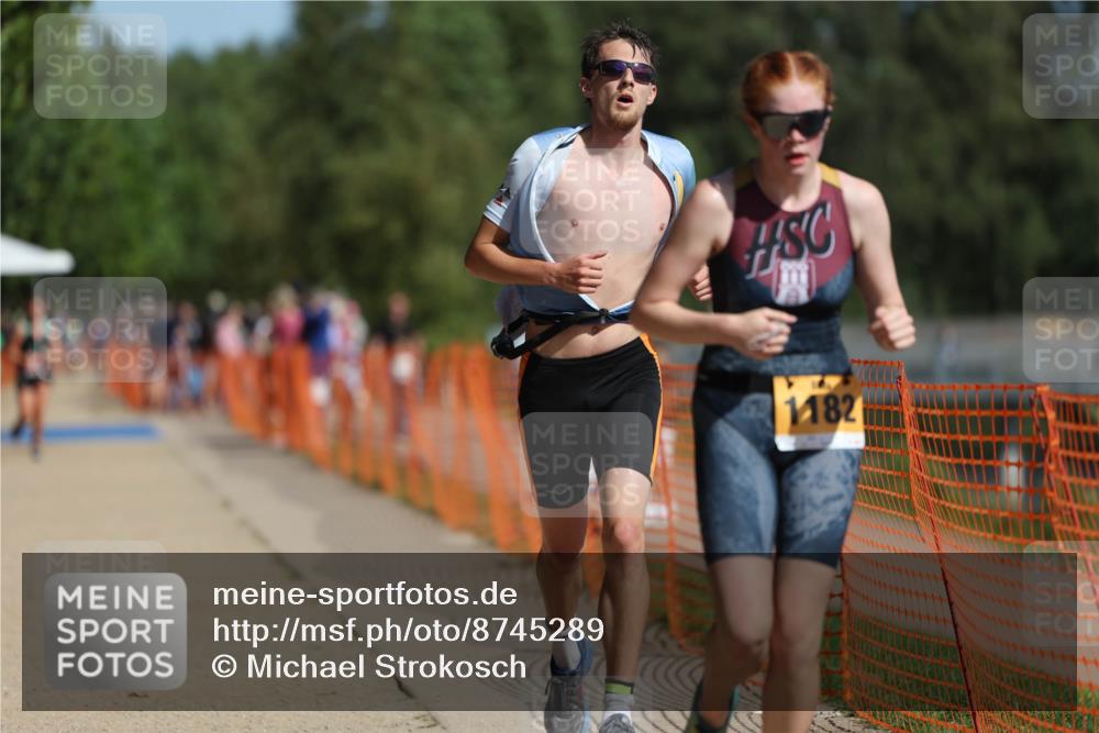07.09.2025 - 19. Norderstedt Triathlon Michael Strokosch http://msf.ph/oto/8745289 07.09.2025 11:58:26 Laufen 185, 1172, 1182 meine-sportfotos.de