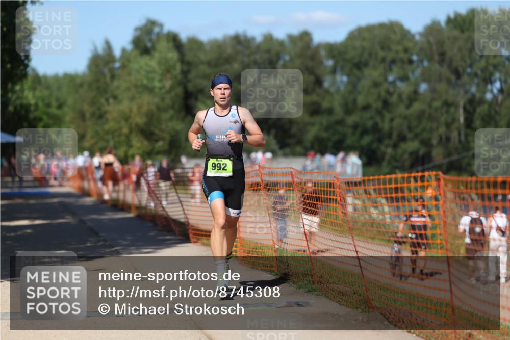 07.09.2025 - 19. Norderstedt Triathlon Michael Strokosch http://msf.ph/oto/8745308 07.09.2025 14:46:30 Laufen 992, 1007 meine-sportfotos.de