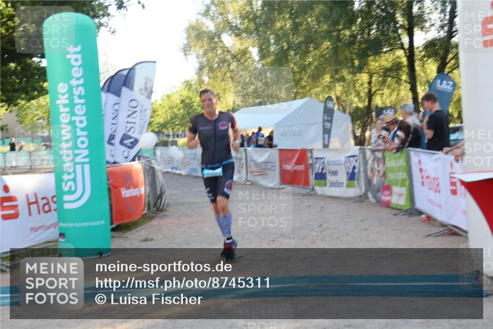 07.09.2025 - 19. Norderstedt Triathlon Luisa Fischer http://msf.ph/oto/8745311 07.09.2025 17:18:55 Ziel 1460 meine-sportfotos.de