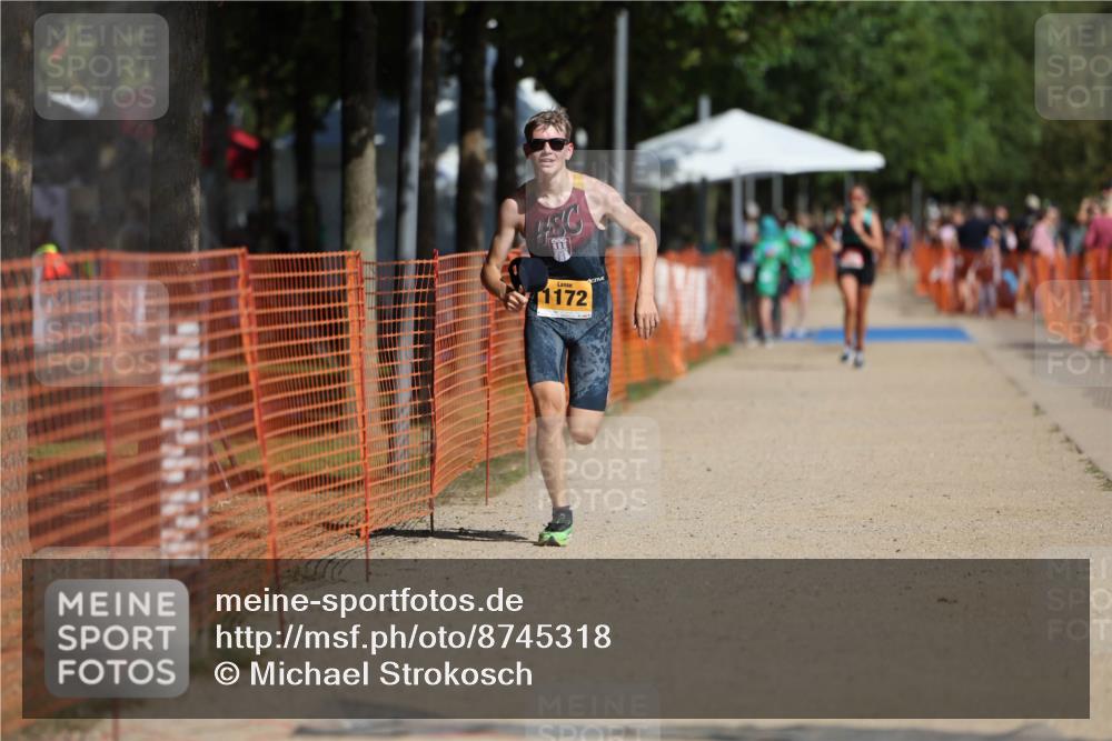 07.09.2025 - 19. Norderstedt Triathlon Michael Strokosch http://msf.ph/oto/8745318 07.09.2025 11:58:27 Laufen 185, 1172, 1182 meine-sportfotos.de