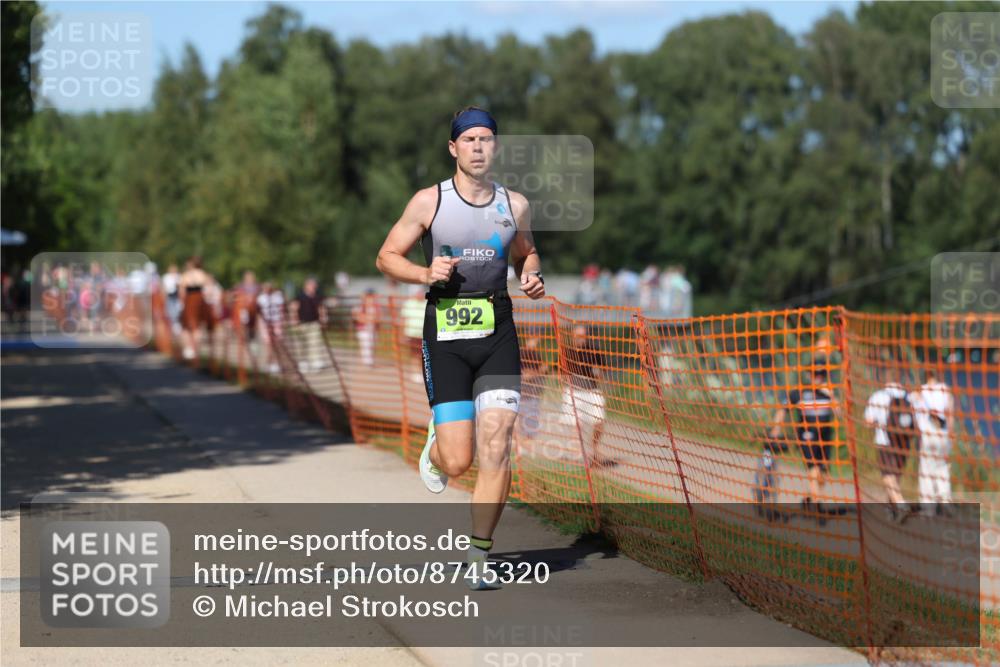 07.09.2025 - 19. Norderstedt Triathlon Michael Strokosch http://msf.ph/oto/8745320 07.09.2025 14:46:30 Laufen 992, 1007 meine-sportfotos.de