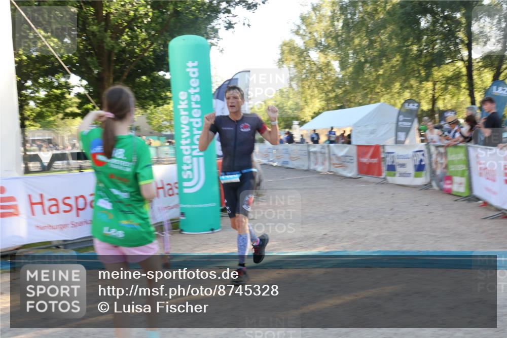07.09.2025 - 19. Norderstedt Triathlon Luisa Fischer http://msf.ph/oto/8745328 07.09.2025 17:18:56 Ziel 1460 meine-sportfotos.de