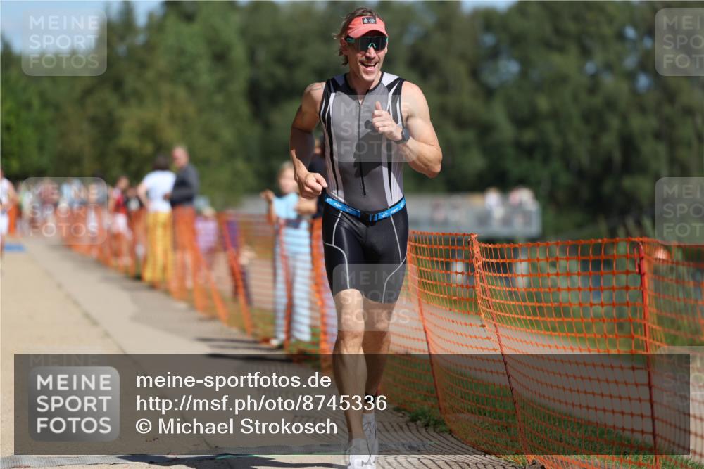 07.09.2025 - 19. Norderstedt Triathlon Michael Strokosch http://msf.ph/oto/8745336 07.09.2025 12:35:32 Laufen 151, 851 meine-sportfotos.de