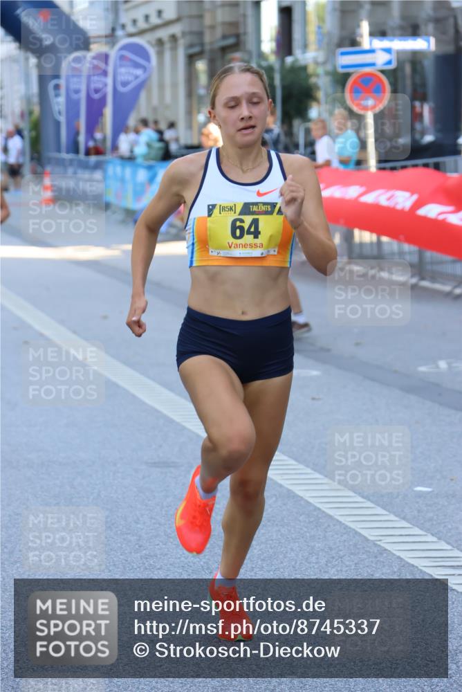 07.09.2025 - BARMER Alsterlauf Strokosch-Dieckow http://msf.ph/oto/8745337 07.09.2025 11:15:55 Ziel  meine-sportfotos.de