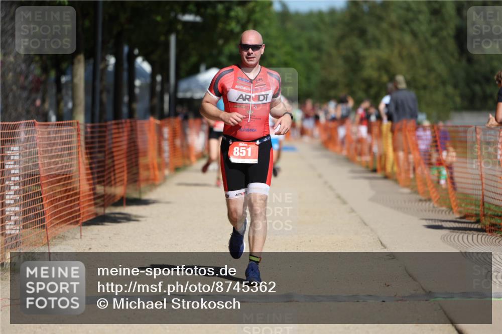 07.09.2025 - 19. Norderstedt Triathlon Michael Strokosch http://msf.ph/oto/8745362 07.09.2025 12:35:34 Laufen 140, 151, 851, 1220 meine-sportfotos.de