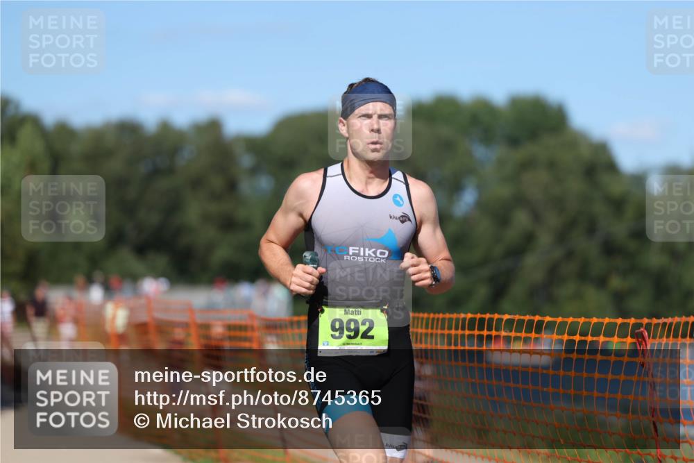 07.09.2025 - 19. Norderstedt Triathlon Michael Strokosch http://msf.ph/oto/8745365 07.09.2025 14:46:31 Laufen 992, 1007 meine-sportfotos.de