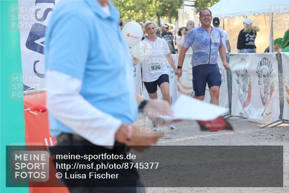 07.09.2025 - 19. Norderstedt Triathlon Luisa Fischer http://msf.ph/oto/8745377 07.09.2025 17:19:19 Ziel 936 meine-sportfotos.de