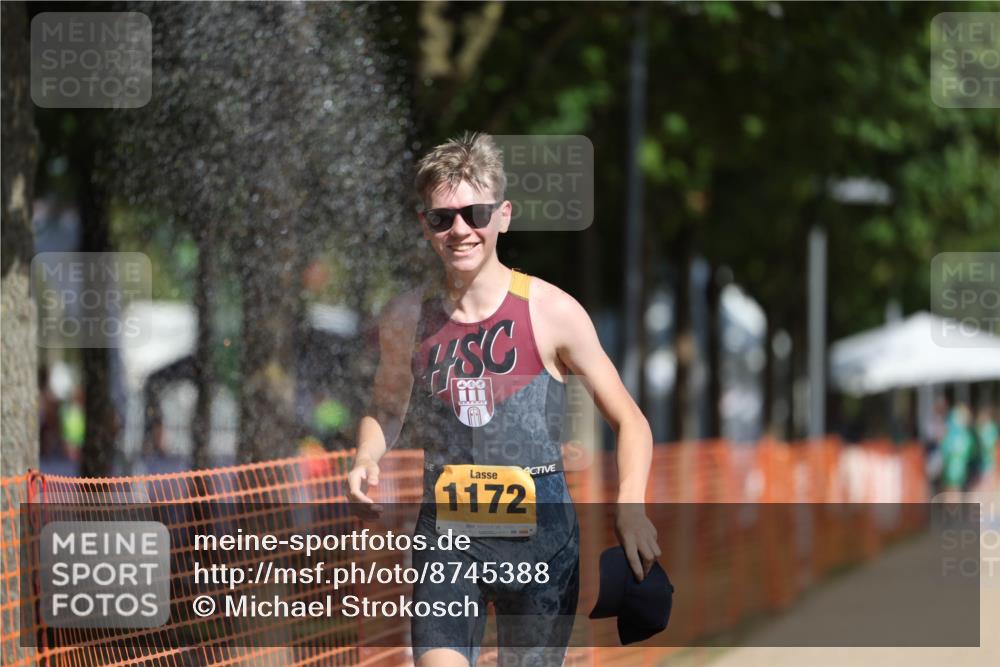 07.09.2025 - 19. Norderstedt Triathlon Michael Strokosch http://msf.ph/oto/8745388 07.09.2025 11:58:30 Laufen 185, 1172, 1182 meine-sportfotos.de