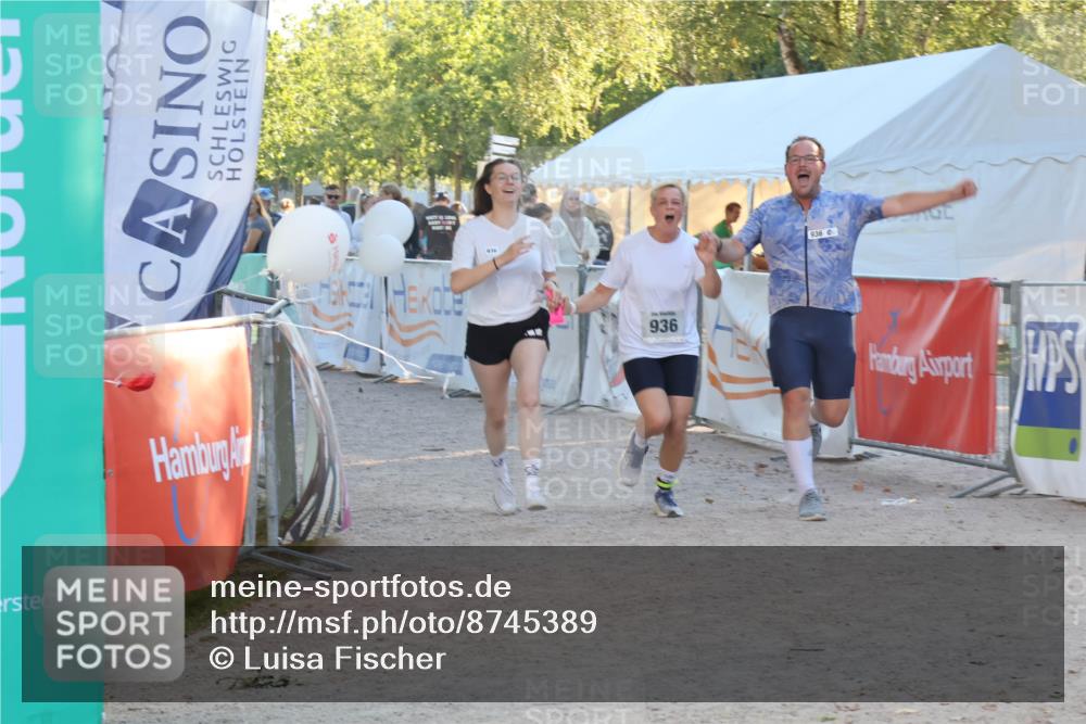 07.09.2025 - 19. Norderstedt Triathlon Luisa Fischer http://msf.ph/oto/8745389 07.09.2025 17:19:21 Ziel 936 meine-sportfotos.de