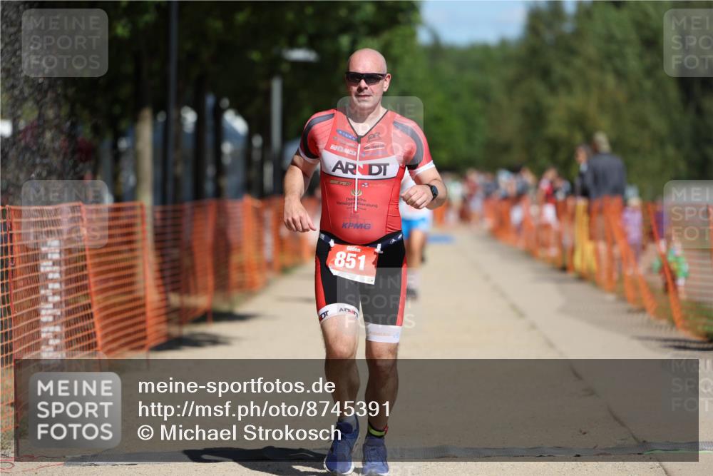07.09.2025 - 19. Norderstedt Triathlon Michael Strokosch http://msf.ph/oto/8745391 07.09.2025 12:35:34 Laufen 140, 151, 851, 1220 meine-sportfotos.de